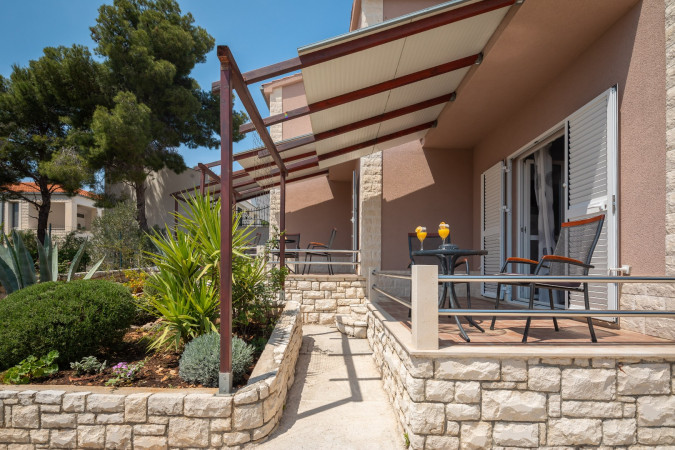 Außen, Apartmani Babić Otok Brač