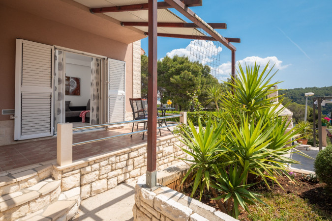 Außen, Apartmani Babić Otok Brač