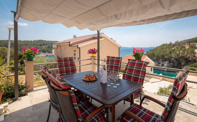 Außen, Apartmani Babić Otok Brač