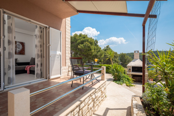 Außen, Apartmani Babić Otok Brač